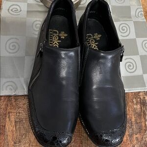 Rieker Black Leather Loafers for women’s
